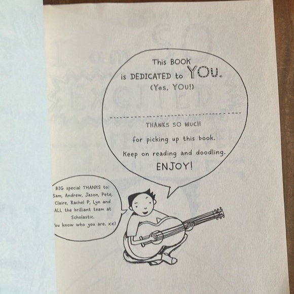 Book: Tom Gates: Dog Zombies Rule for now by Liz Pichon - Picture 4 of 12